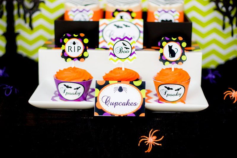 Halloween-cupcake-polka-dots