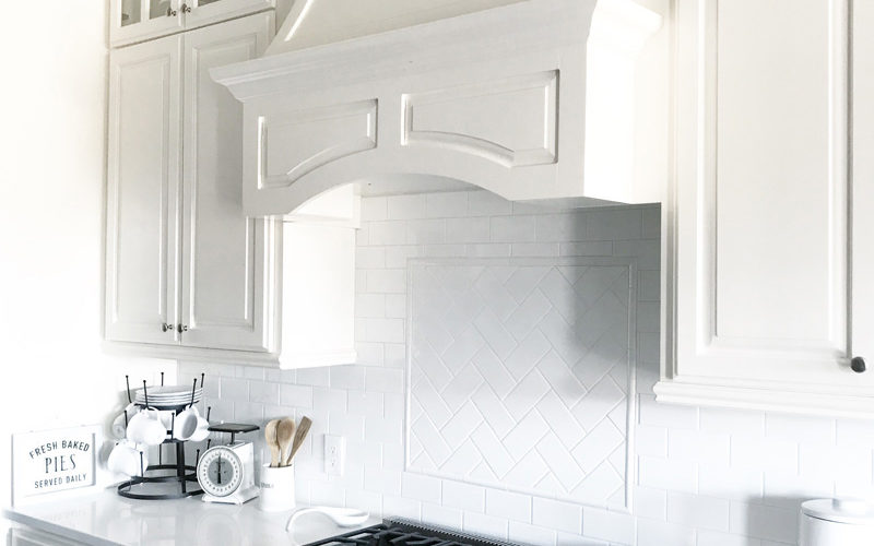 gorgeous white kitchen design with a farmhouse kitchen decor feel